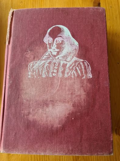 Large The Illustrated Stratford Shakespeare. By  Chancellor Press. LARGE VOLUME BOOK.