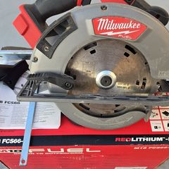 Milwaukee M18  FCS66 190mm circular saw body only