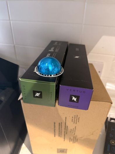 Nespresso coffee machine with 2 coffee box