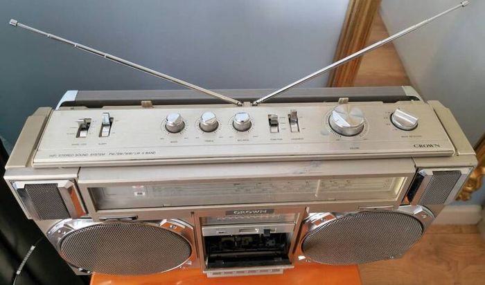 Hi-Fi Stereo Sound System CSC-950L, Satisfactory working condition. Need cassette service.
