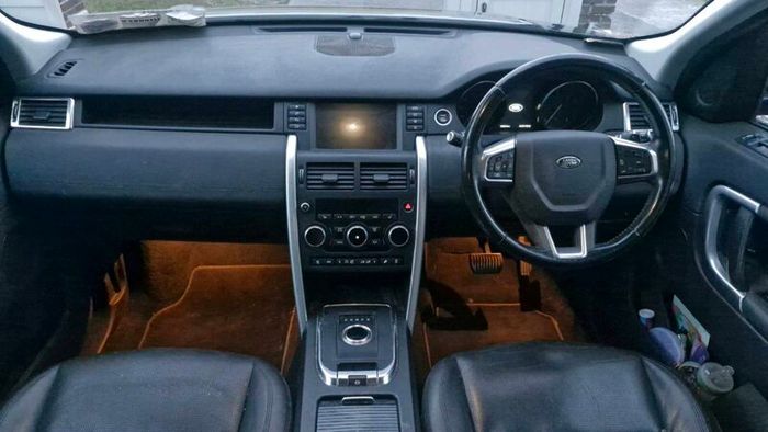 Land rover discovery sport