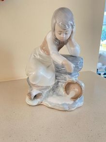 NAO Lladro Spain Sad Lady Milkmaid Girl Spilled Milk Bucket Porcelain Figurine