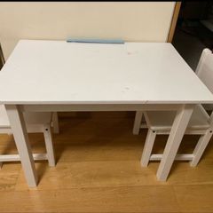 Kids table and chair