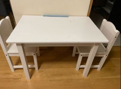 Kids table and chair