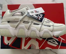 NEW Special Edition Fila Shoes UK 7.5 + FREE FILA Beanie