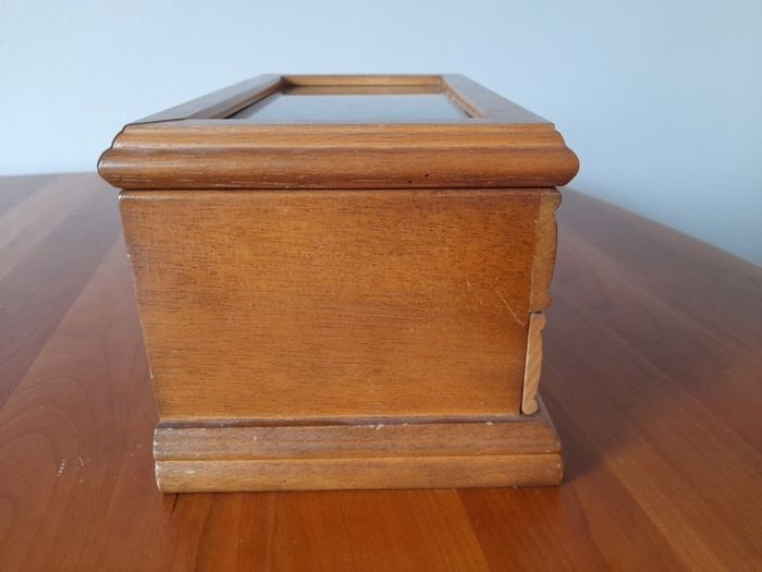 Wooden jewellery box with metal handles