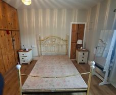 bed 4ft6