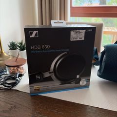Sennheiser HDB 630 (opened)