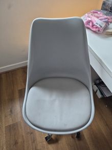 desk chair