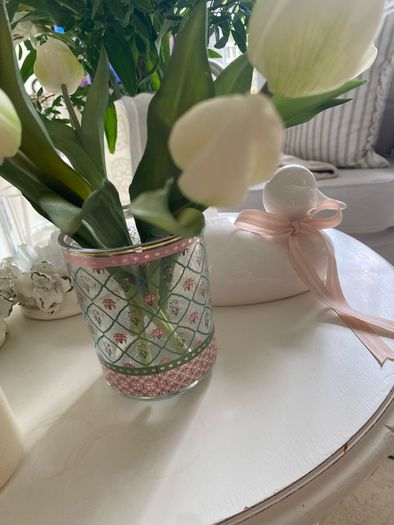ShabbyChic High Quality Flowers with Glass display Piece and Candle