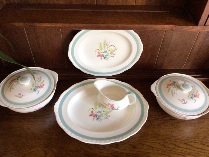 Alfred Meakin 1950s Harvest Bouquet Tableware Serving platters 2 Tureens and Gravy Boat