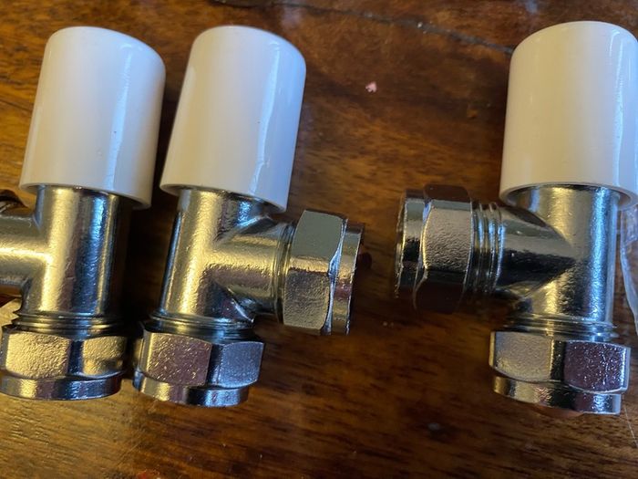 New EPH Radiator 15mm Lock shield Valves & Fittings