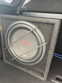 Alpine 12 inch 250rms/800w car subwoofer and amp