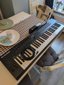 M AUDIO Oxygen Pro 61 Midi Keyboard, with additional sustain pedal and extra long midi cable