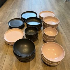 Set of Casafina fine Portuguese stoneware