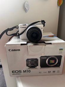 Canon EOS m10