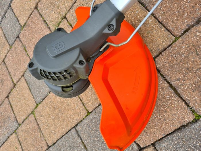 Husqvarna 215il strimmer