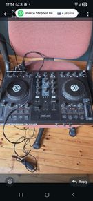Traktor S2 DJ Decks