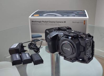 Blackmagic Pocket Cinema Camera 4K (BMPCC 4K) + SmallRig Cage & 3 Batteries