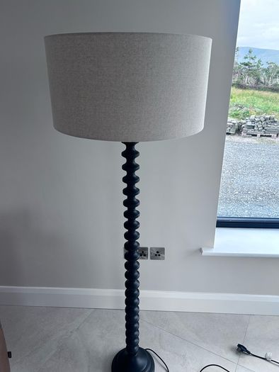 Floor lamp