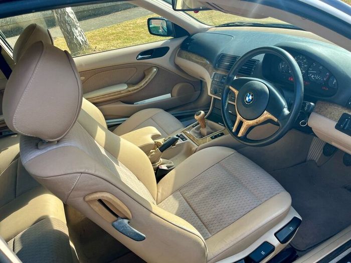 BMW 320i coupe