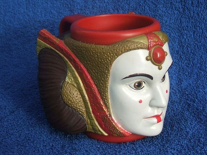 STAR WARS (Episode 1 The Phantom Menace) - a Queen Amidala mug (c.1999)