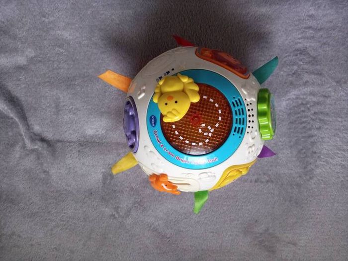 Vtech Carawl and Learn Bright Lights Ball