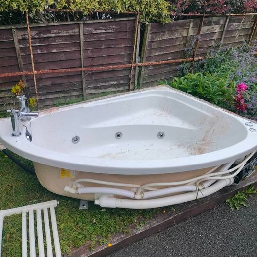 jacuzzi bath
