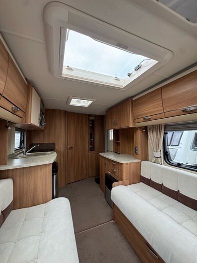 Swift Challenger SE 480-2 Berth - Fixed Awning