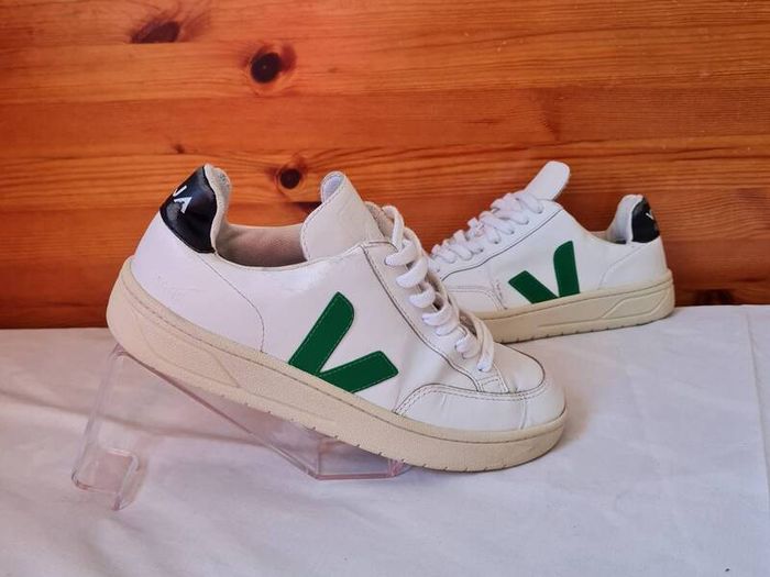 Veja v12 green logo size 5 eu 38 white leather in good condition