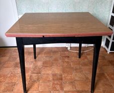 Extendable Wooden Table