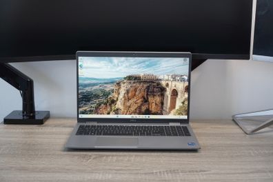 Dell Precision 3560 15.6" Workstation | i5-1135G7 | 16GB RAM | 256GB SSD | 100% Battery