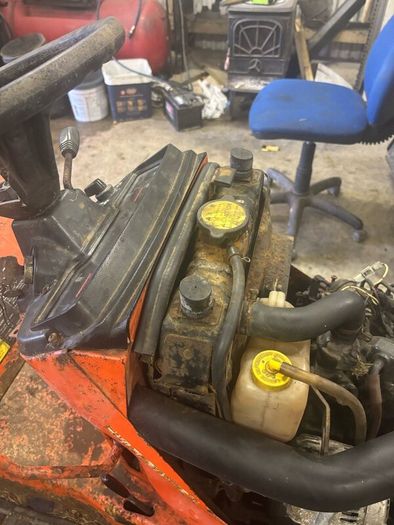 Kubota G1700 tractor only no deck