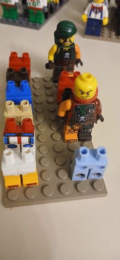 Lego minifigures and accessories