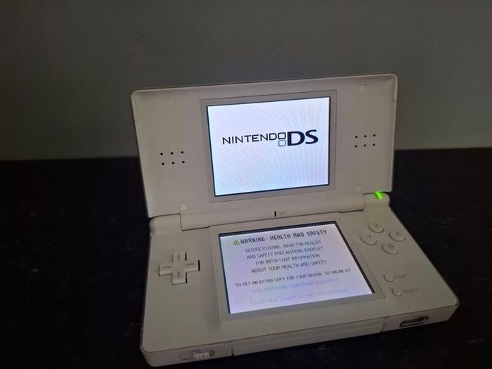 Nitendo DS Lite