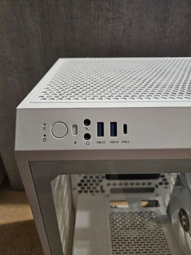 Thermaltake Tower 200 MATX / ITX PC case