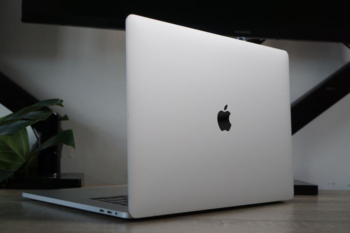 MacBook Pro 16" 2019 32GB | i7-9750H | 512GB | Radeon Pro 5300M 4GB