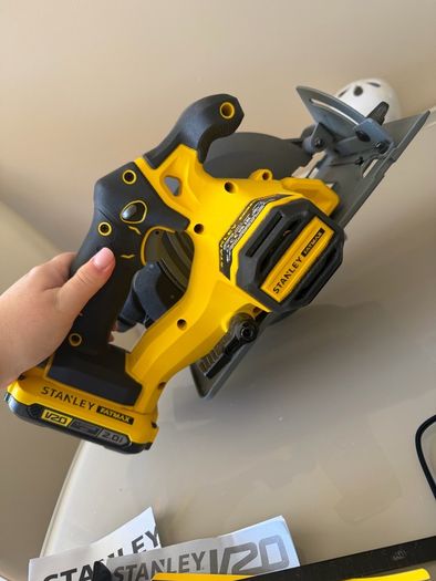 Stanley FatMax 18V Li-ion V20 165mm Cordless Circular saw (1 x 2Ah) - SFMCS500D1K-GB