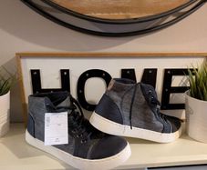Sneakers ankle-high