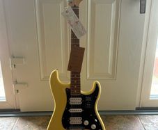 Fender Player Stratocaster HSH MX