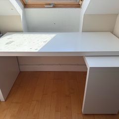 IKEA desk with xtra pull out section
