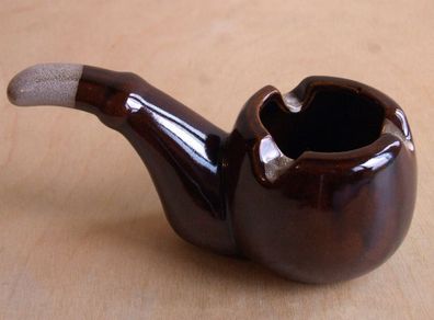 Pipe-shaped ashtray 18cm
