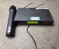 Sennheiser EW100 wireless microphone and receiver  838-870MHz