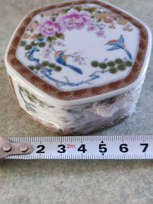 Lovely Japanese trinket dish.