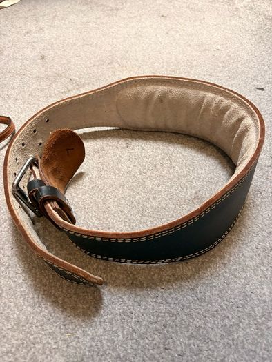 weightlifting belt