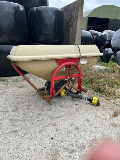 Abbey 1 Tonne Fertiliser Spinner