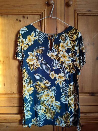 Size 14-16 summer top