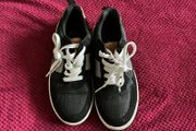 Kids runners size 2