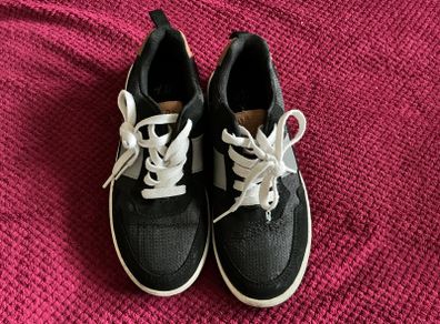 Kids runners size 2