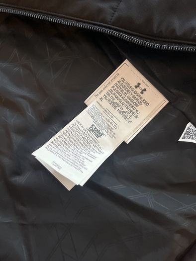 Under armour jacket size Xl youth